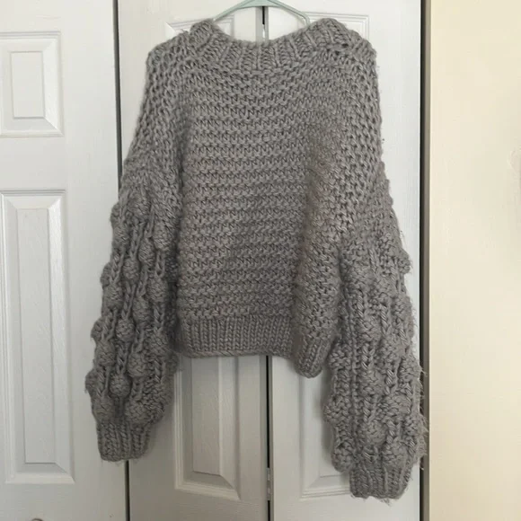 Heavy chunky knit cropped grey sweater - Picture 2 of 5